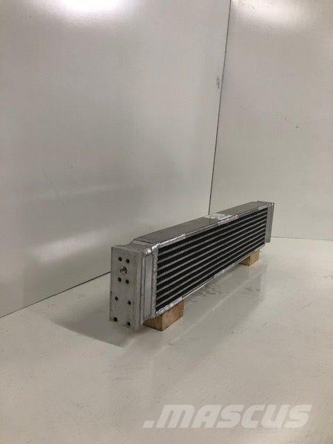 Volvo Oil Cooler # 890277 散热器