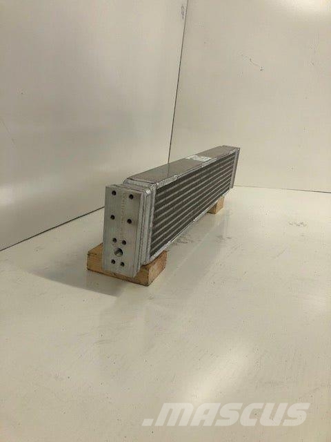 Volvo Oil Cooler # 890277 散热器