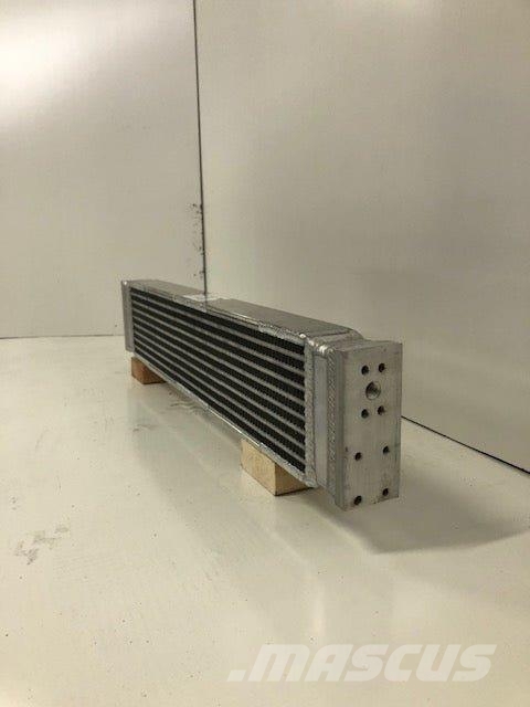 Volvo Oil Cooler # 890277 散热器