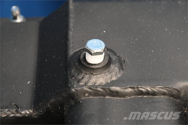 Volvo Radiator # 607004 Radiators