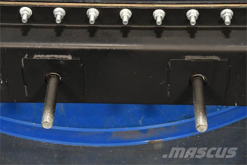 Volvo Radiator # 607004 Radiators