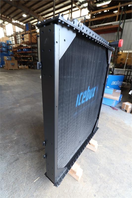 Western Star Radiator # 608009 مشعات