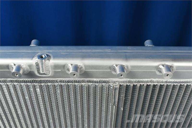 Western Star Radiator # 601131 مشعات