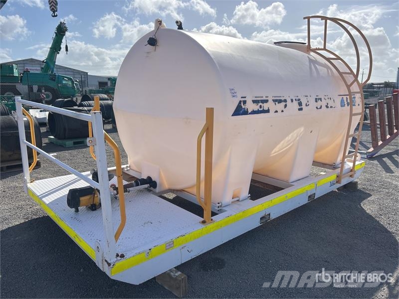 10000 L Skid Mounted Poly Water Tank Паливні та присадочні баки