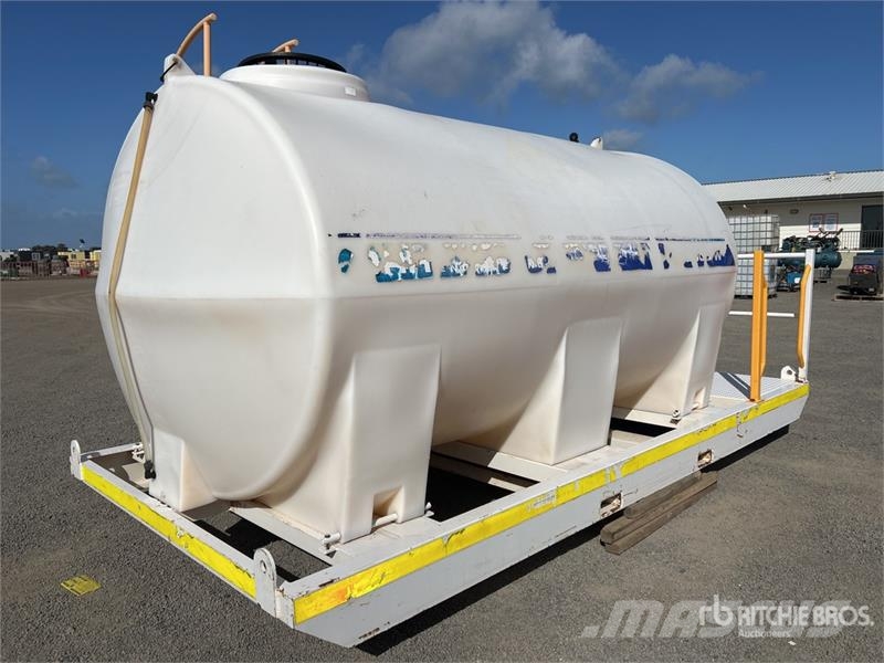 10000 L Skid Mounted Poly Water Tank Паливні та присадочні баки