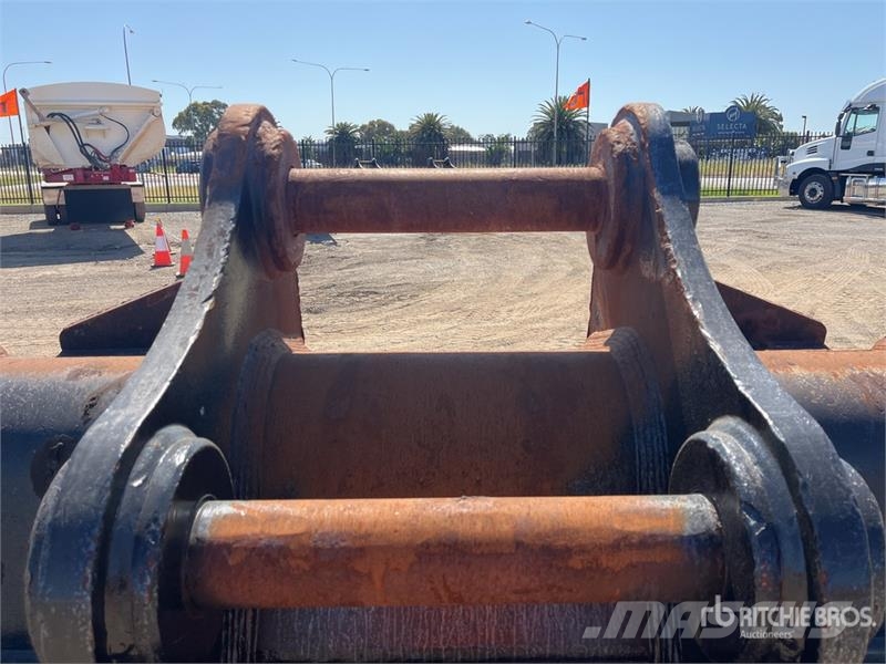  1710 mm Q/C Digging Excavator Bucket Buckets
