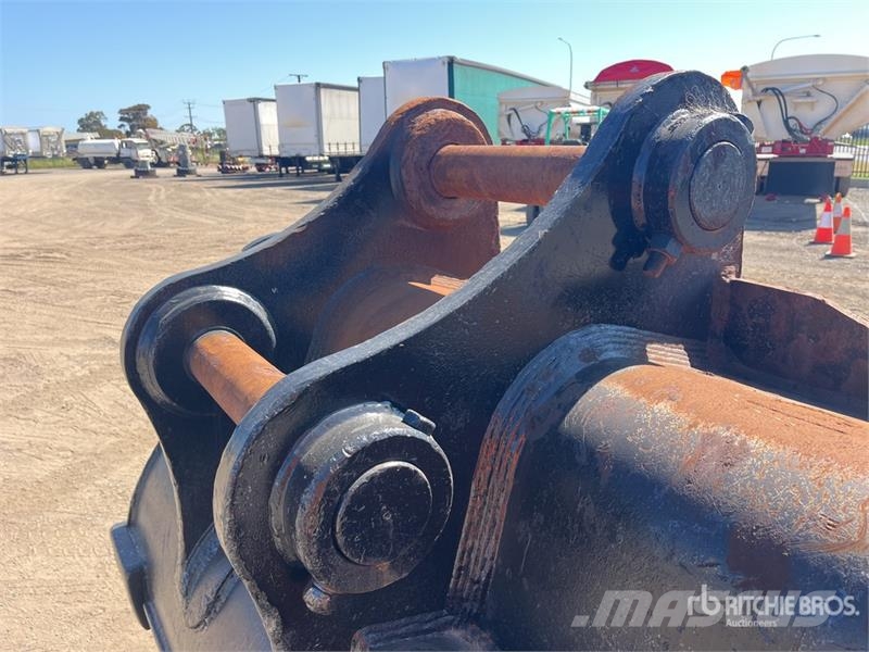  1710 mm Q/C Digging Excavator Bucket Buckets