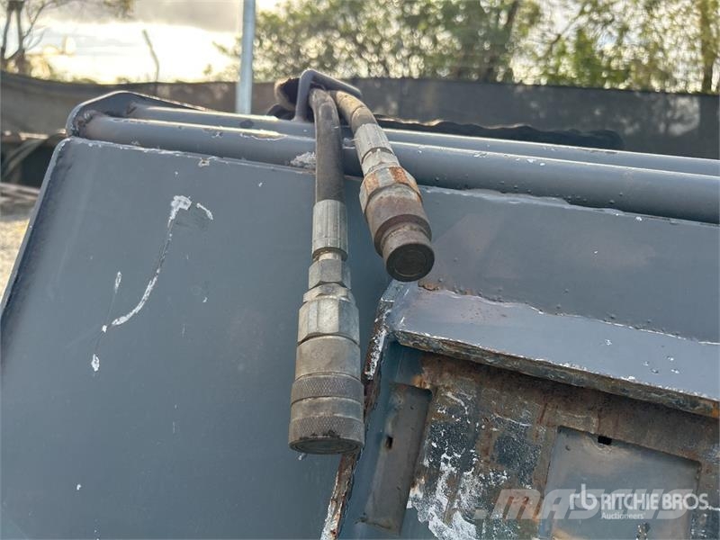 1800 mm Skid Steer Broom Süpürgeler
