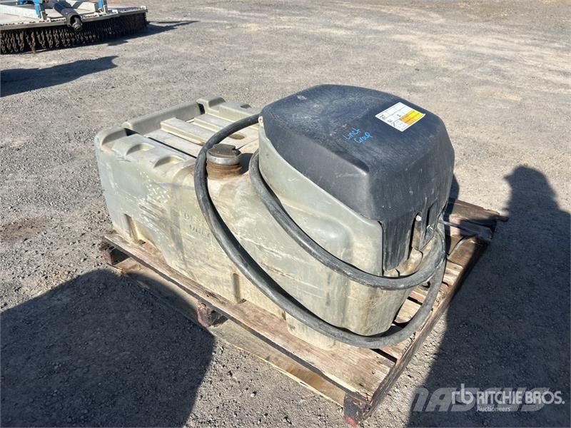  200 L Portable Poly Fuel Tank صهاريج الوقود والصهاريج الإضافية