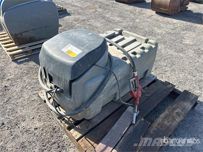 200 L Portable Poly Fuel Tank صهاريج الوقود والصهاريج الإضافية