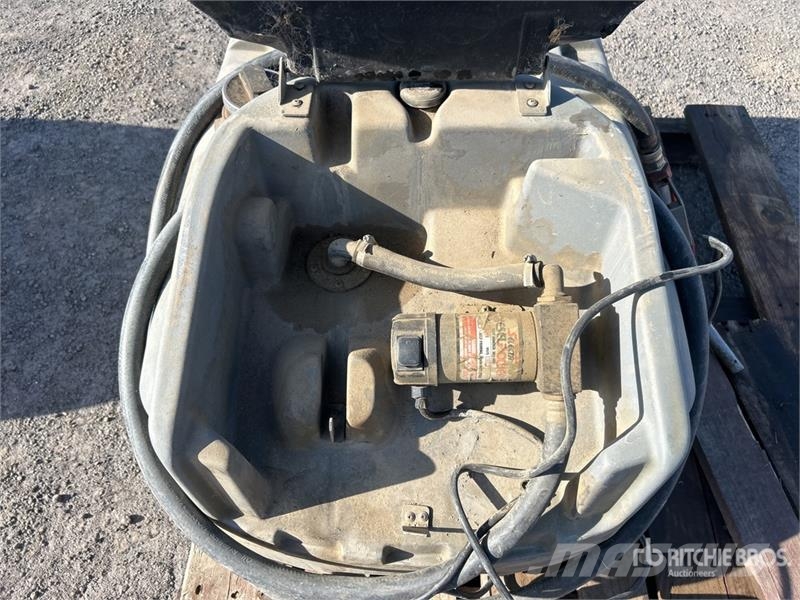  200 L Portable Poly Fuel Tank صهاريج الوقود والصهاريج الإضافية