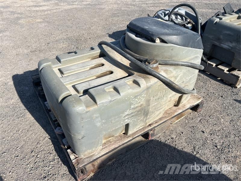  200 L Portable Poly Fuel Tank صهاريج الوقود والصهاريج الإضافية