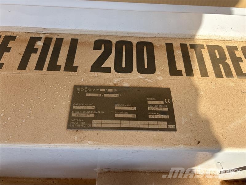  200 L Skid Mounted Steel Diesel Fuel Tank صهاريج الوقود والصهاريج الإضافية