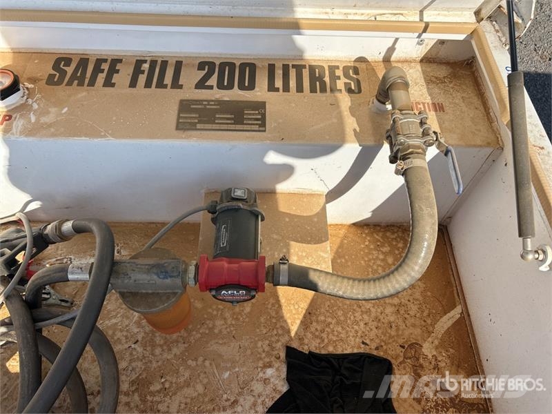  200 L Skid Mounted Steel Diesel Fuel Tank صهاريج الوقود والصهاريج الإضافية