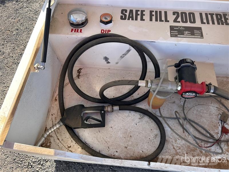  200 L Skid Mounted Steel Diesel Fuel Tank صهاريج الوقود والصهاريج الإضافية