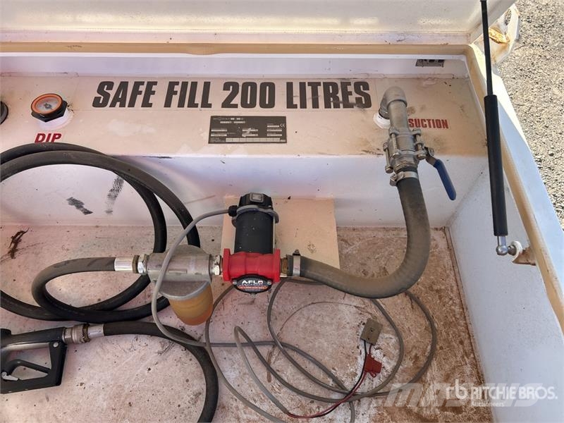  200 L Skid Mounted Steel Diesel Fuel Tank صهاريج الوقود والصهاريج الإضافية