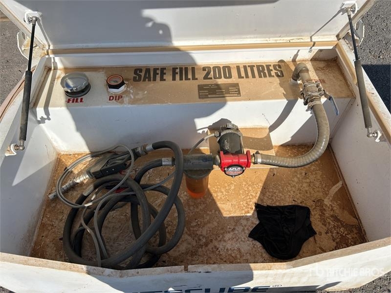  200 L Skid Mounted Steel Diesel Fuel Tank صهاريج الوقود والصهاريج الإضافية