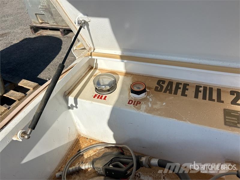  200 L Skid Mounted Steel Diesel Fuel Tank صهاريج الوقود والصهاريج الإضافية