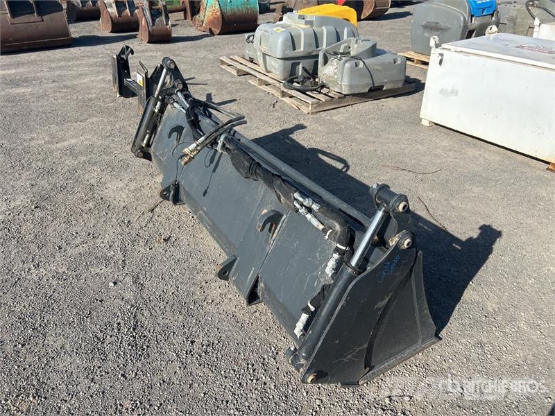  2000 mm General Purpose Ag Tractor Bucket ملحقات أخرى للجرارات