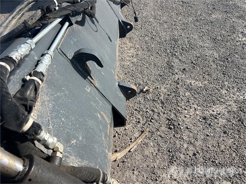  2000 mm General Purpose Ag Tractor Bucket ملحقات أخرى للجرارات