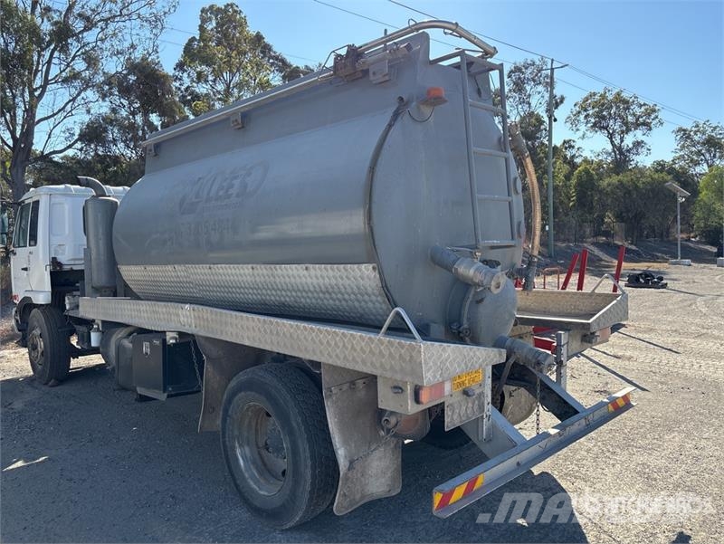  2014 Jurop PVT280 on  Nissan UD PKC37A 4x2 Vacuum  组合/真空油槽车