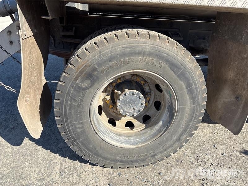  2014 Jurop PVT280 on  Nissan UD PKC37A 4x2 Vacuum  组合/真空油槽车