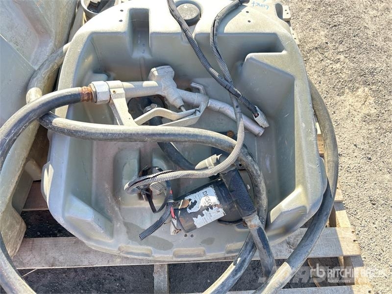  300 L Portable Poly Fuel Tank 燃料和油箱