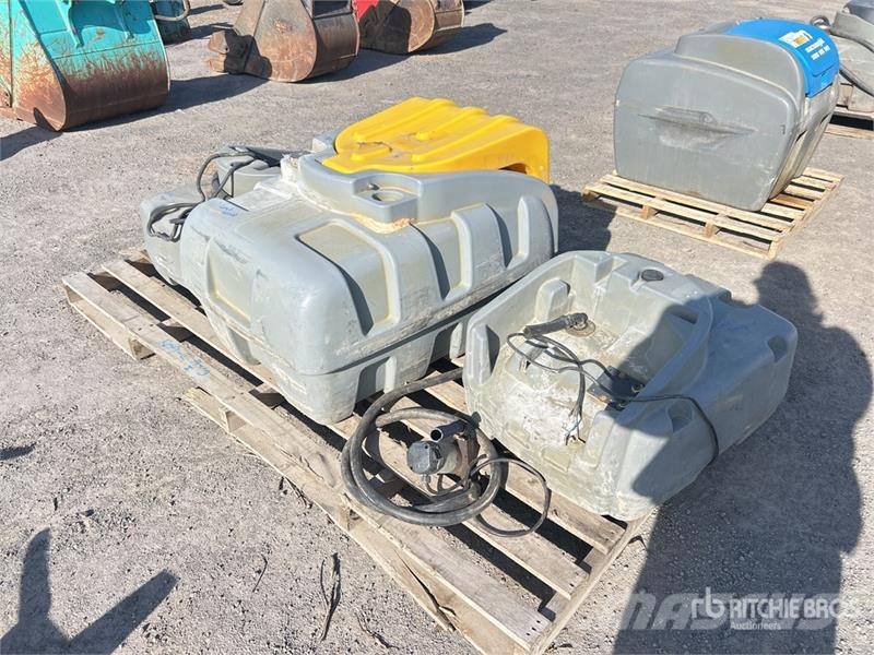  300 L Portable Poly Fuel Tank 燃料和油箱