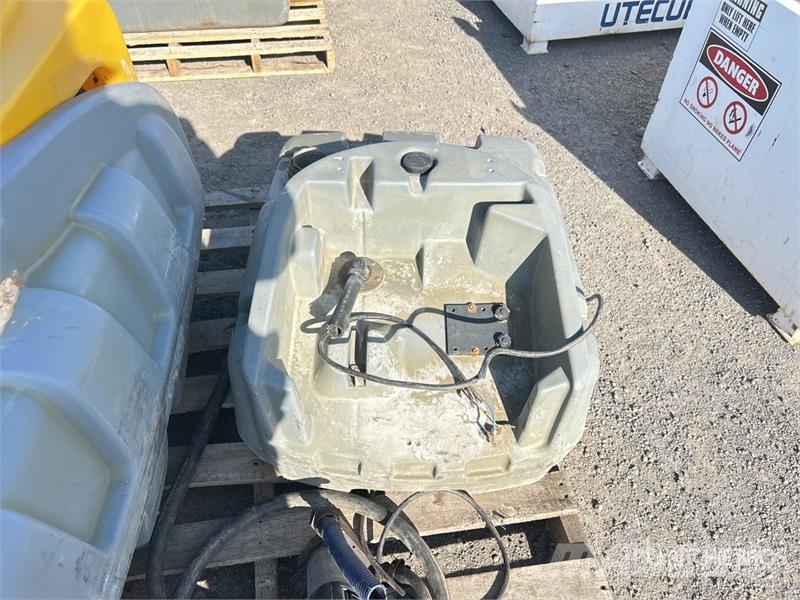  300 L Portable Poly Fuel Tank 燃料和油箱
