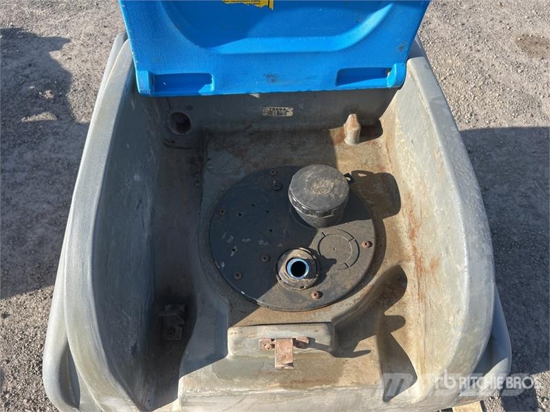  300 L Portable Poly Fuel Tank صهاريج الوقود والصهاريج الإضافية