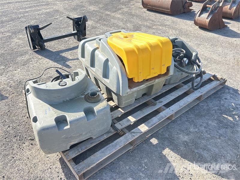  300 L Portable Poly Fuel Tank 燃料和油箱
