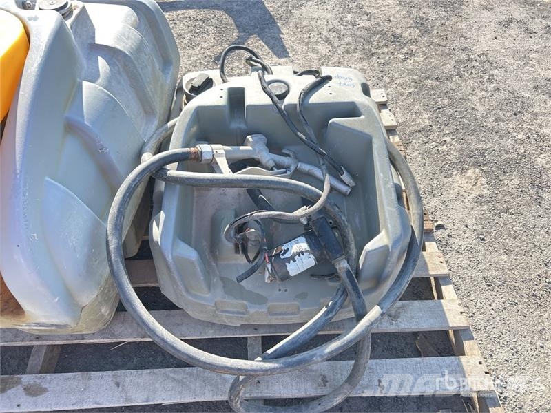  300 L Portable Poly Fuel Tank 燃料和油箱