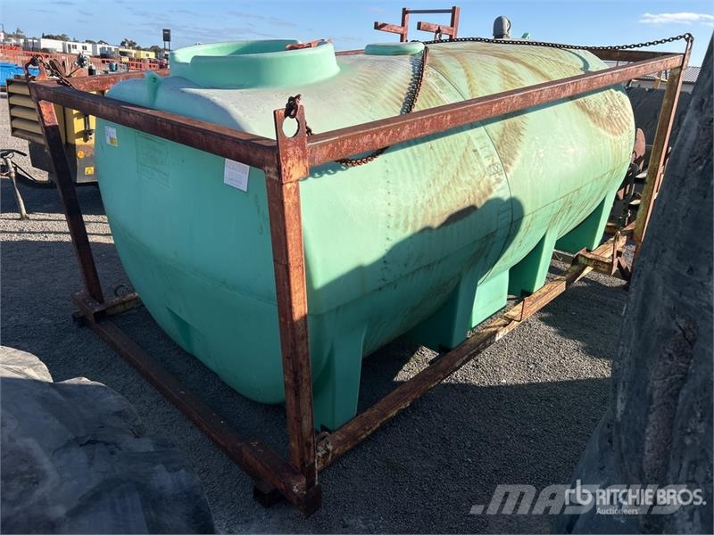 6800 L Truck Body Water Tank Fuel and additive tanks