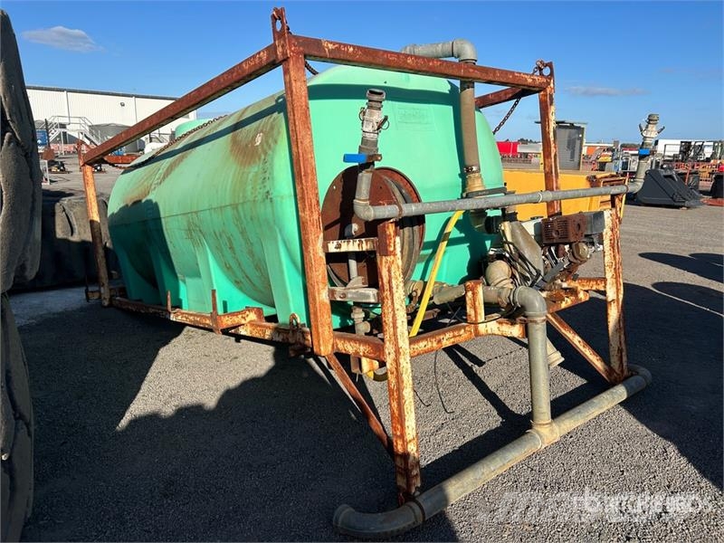6800 L Truck Body Water Tank Fuel and additive tanks