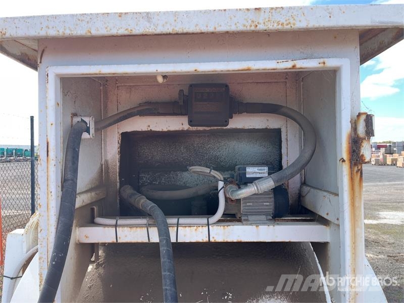 900 L Skid Mounted Steel Diesel Fuel Tank Fuel and additive tanks