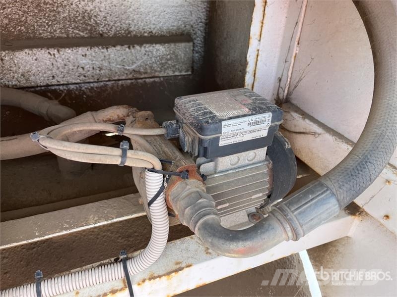 900 L Skid Mounted Steel Diesel Fuel Tank Fuel and additive tanks