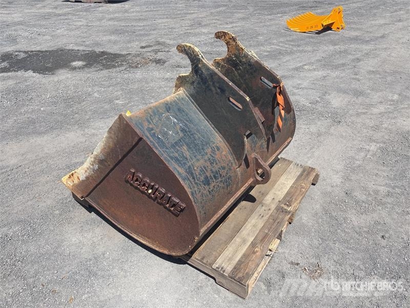 Accurate Fabricating 1000 mm Cleanup Excavator Bucket - Fits Komatsu Buckets