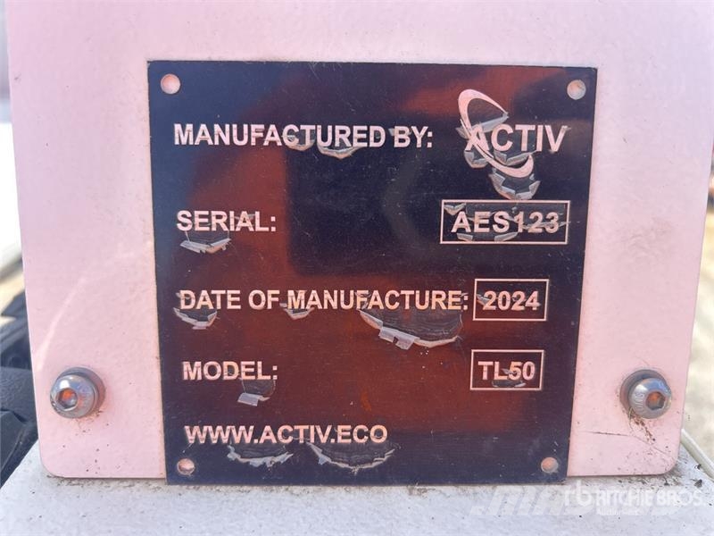  Activ TL50 Solar Light Tower Light towers