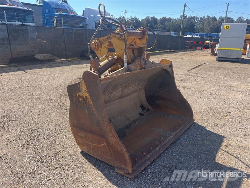 AGM 1800 mm Q/C Hydraulic Tilting Excavator Bucket - F Bakken