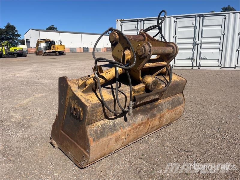 AGM 1800 mm Q/C Hydraulic Tilting Excavator Bucket - F Bakken