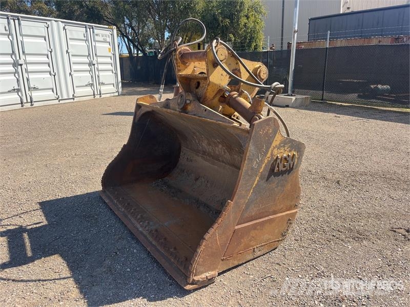 AGM 1800 mm Q/C Hydraulic Tilting Excavator Bucket - F Bakken