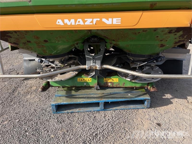 Amazone ZA-TS 3200 3-Point Fertilizer Spreader Самоходные опрыскиватели