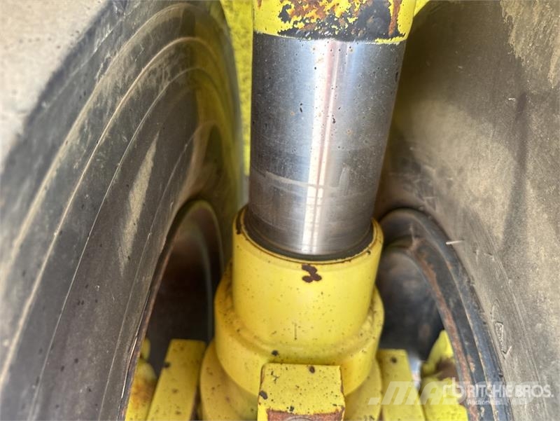 Ammann AP240 8 Wheel Pneumatic Roller Pneumatikus kerekes hengerek