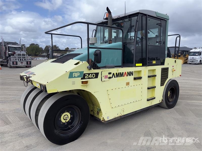 Ammann AP240 8 Wheel Pneumatic Roller Pneumatikus kerekes hengerek