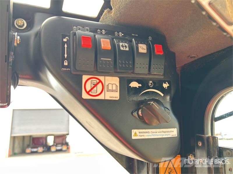 ASV VT70HO Compact Track Loader Liukuohjatut kuormaajat