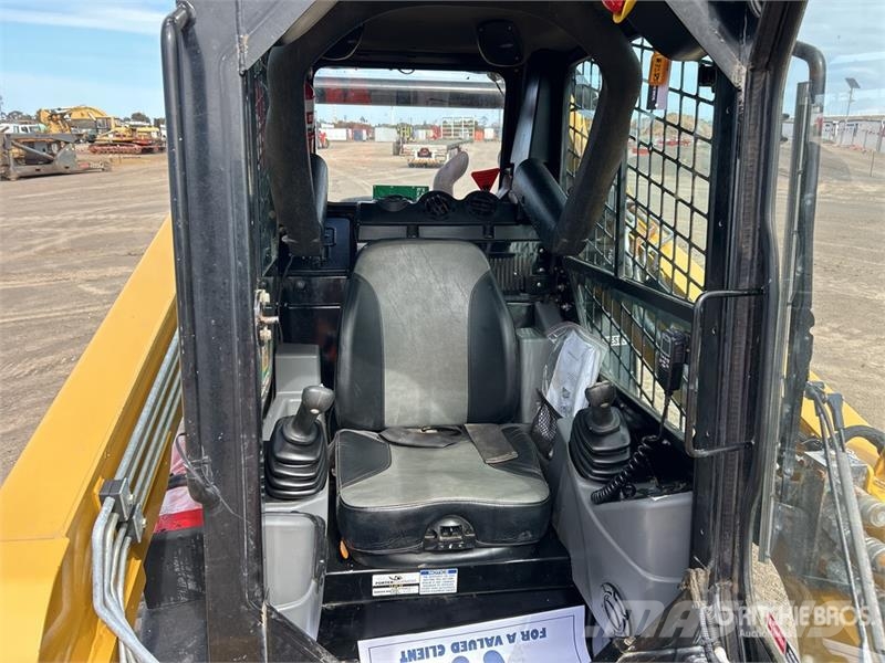 ASV VT70HO Compact Track Loader Liukuohjatut kuormaajat