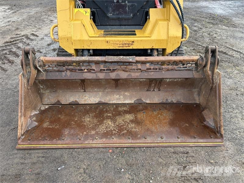 ASV VT70HO Two-Speed Compact Track Loader Kompaktrakodók