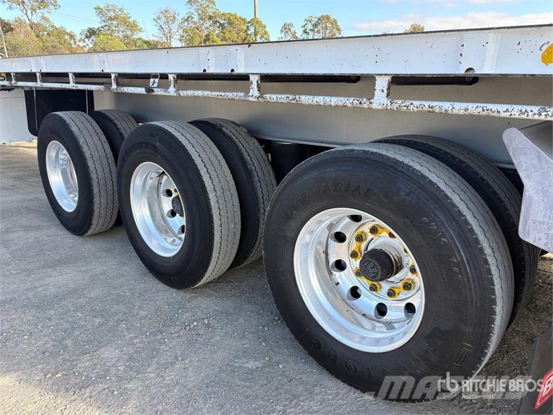 Barker 13.2 m Tri/A Flatbed Trailer Flatbed/Dropside trailers