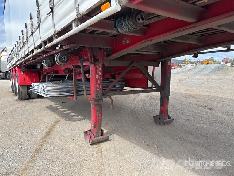  Barker 13.4 m Tri/A Curtain Side Trailer Curtainsider trailers