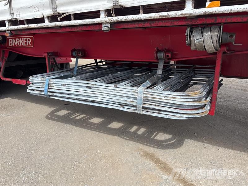  Barker 13.4 m Tri/A Curtain Side Trailer Curtainsider trailers